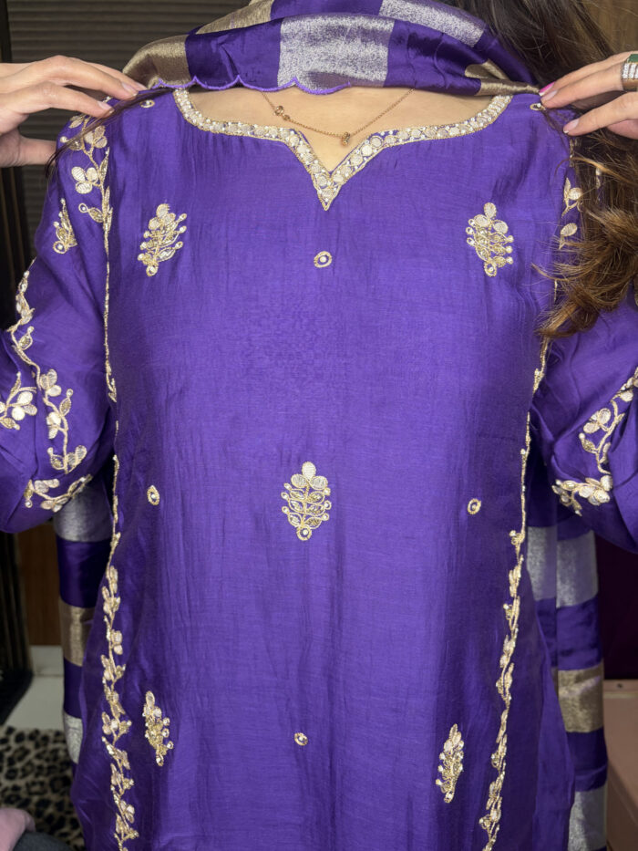 Gota Wrok Mul Chandheri Suit - Image 3