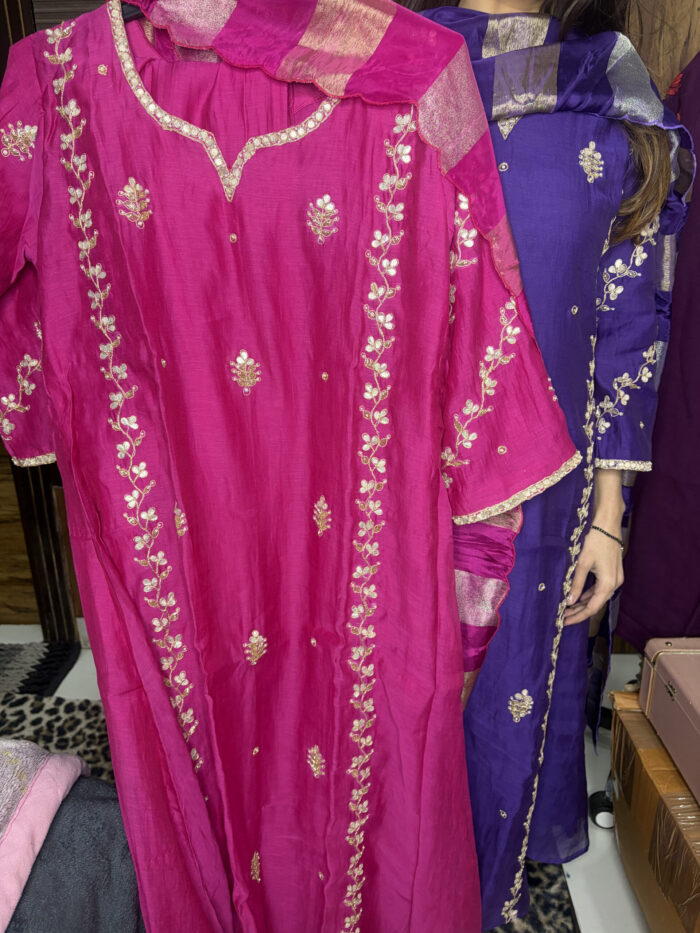 Gota Wrok Mul Chandheri Suit - Image 6