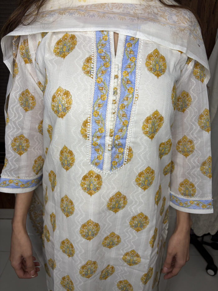 The White Printed Suit - Image 3