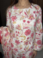 Key hole neck printed Suit - Image 2