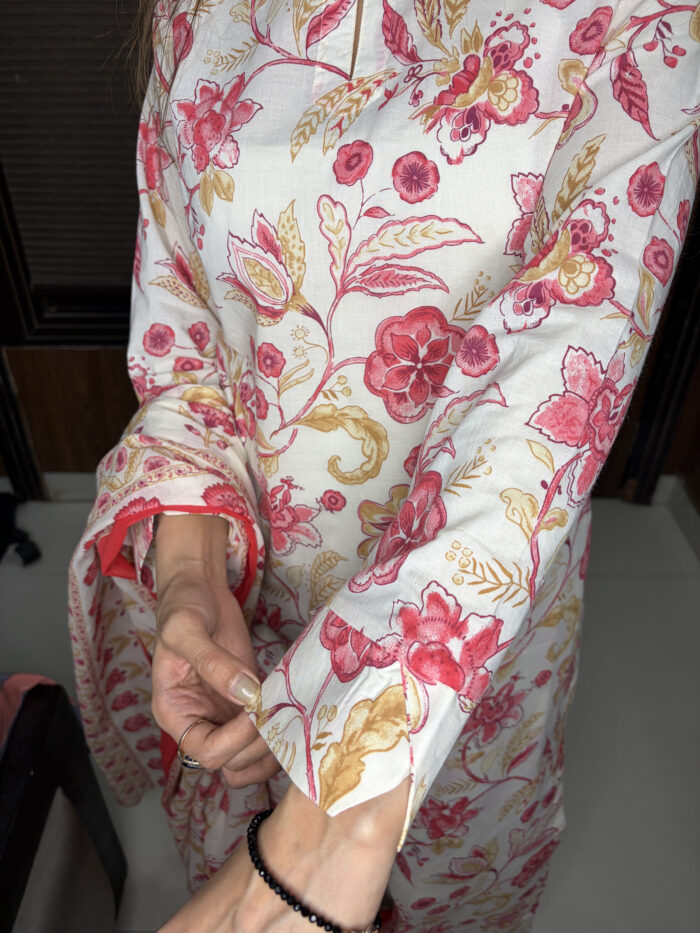 Key hole neck printed Suit - Image 3