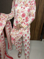 Key hole neck printed Suit - Image 4