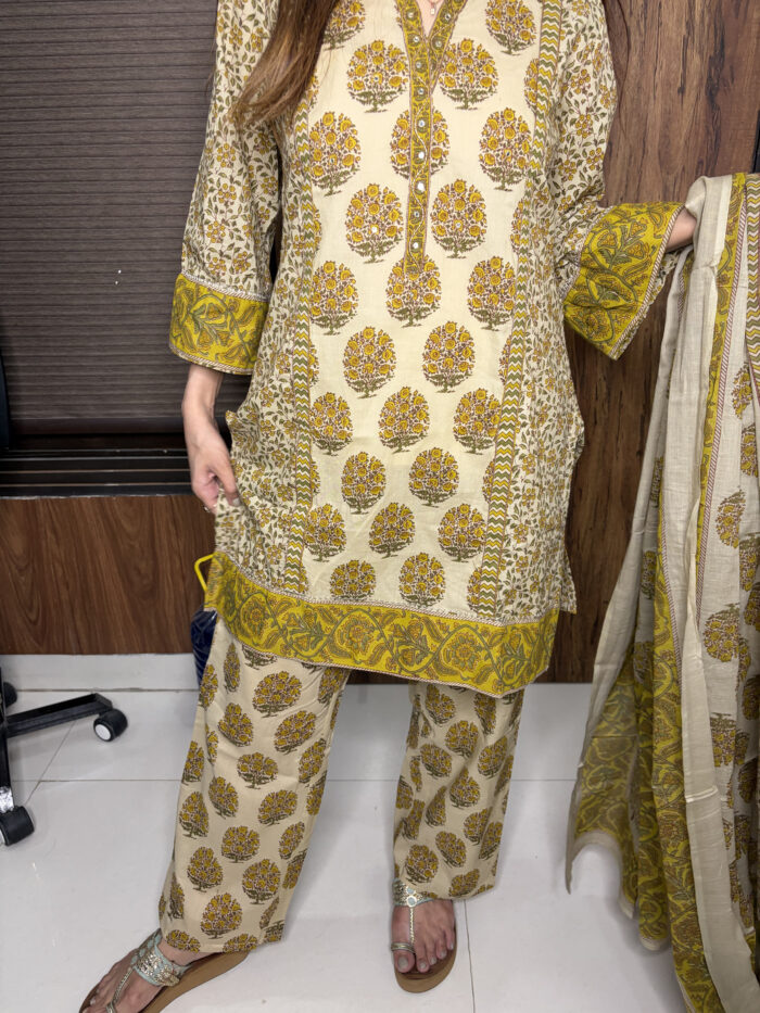 Short length Block printing Suit - Image 6