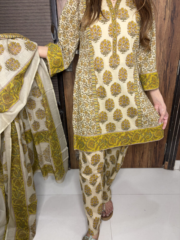 Short length Block printing Suit - Image 2
