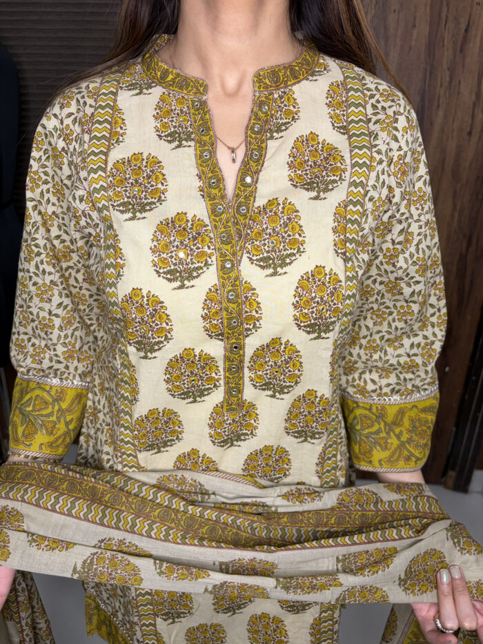 Short length Block printing Suit - Image 4