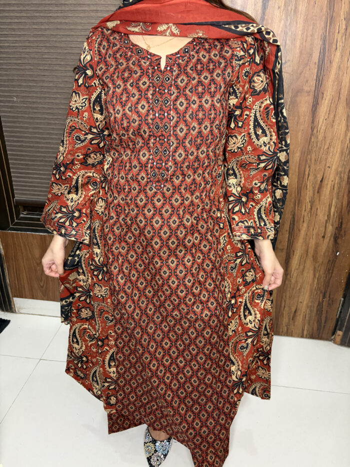 Elegance Redefined - Image 2