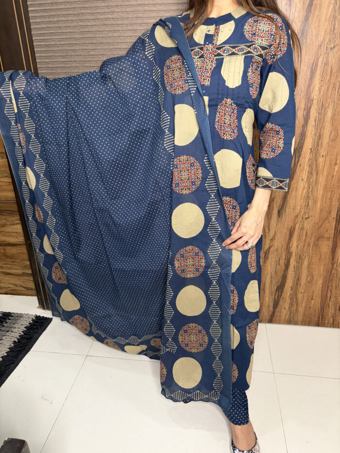 The Polka Dot Printed Suit - Image 4