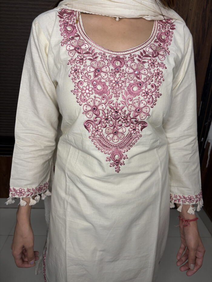 The White Tassle Embroidered Suit - Image 3