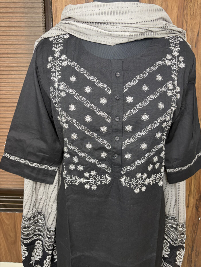 The Black Handloom - Image 2