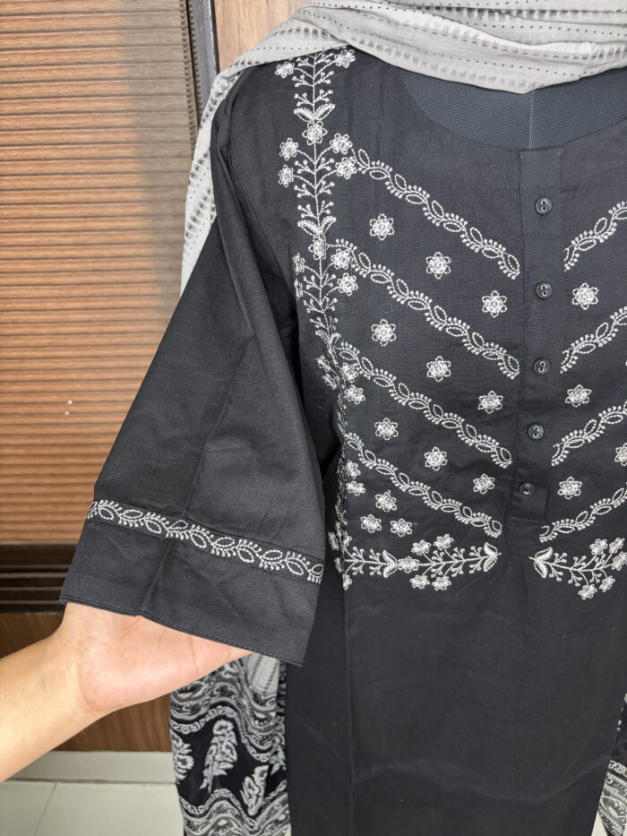 The Black Handloom - Image 3