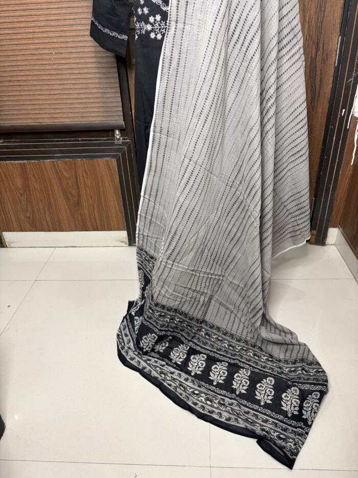 The Black Handloom - Image 6