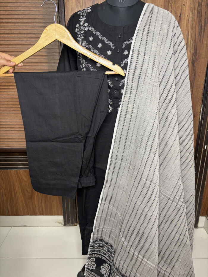 The Black Handloom - Image 7