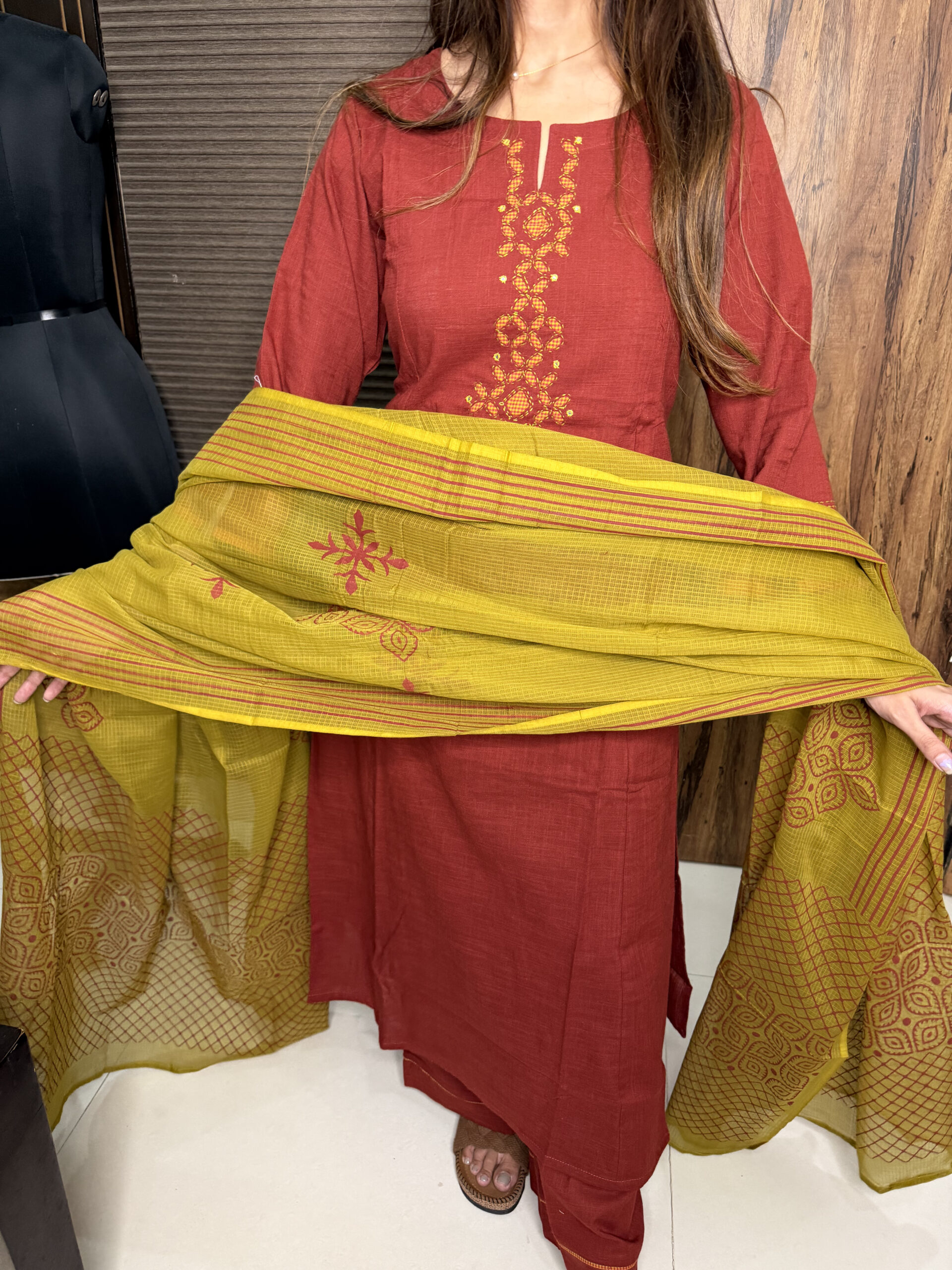 IMG_9541 Gur Shakkar - Image 1