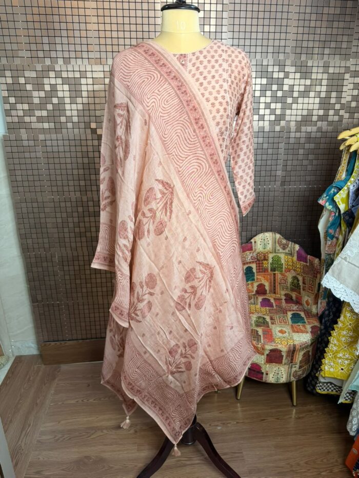 Peach chandheri silk suit - Image 4