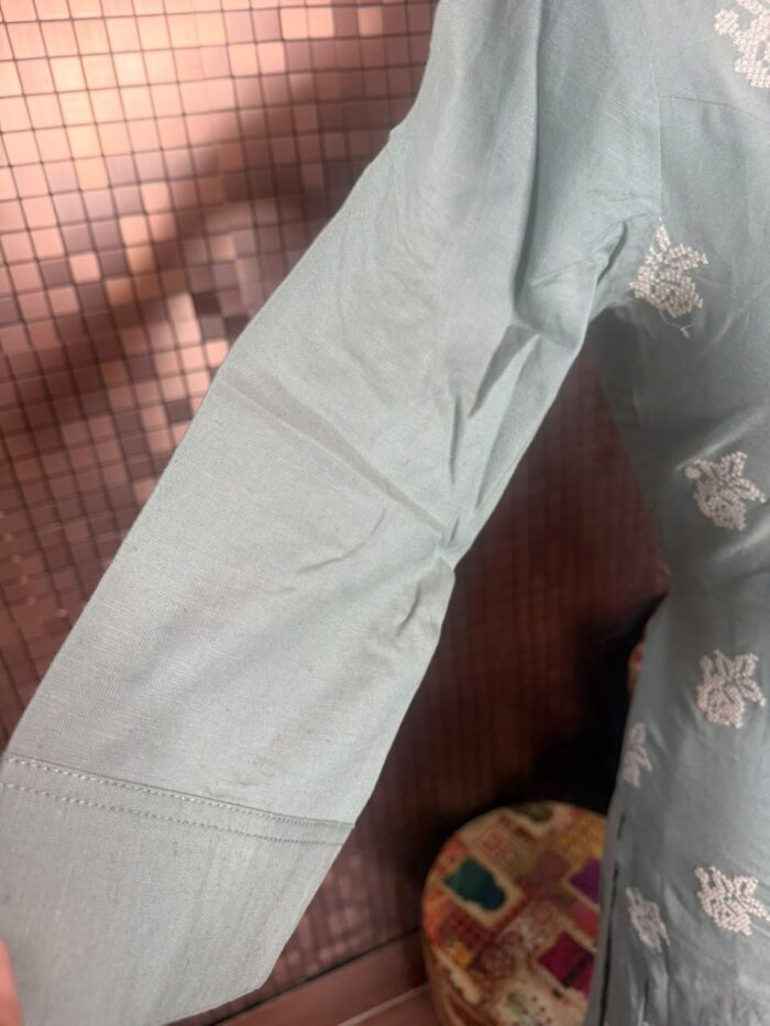 V neck embroidered kurta - Image 3
