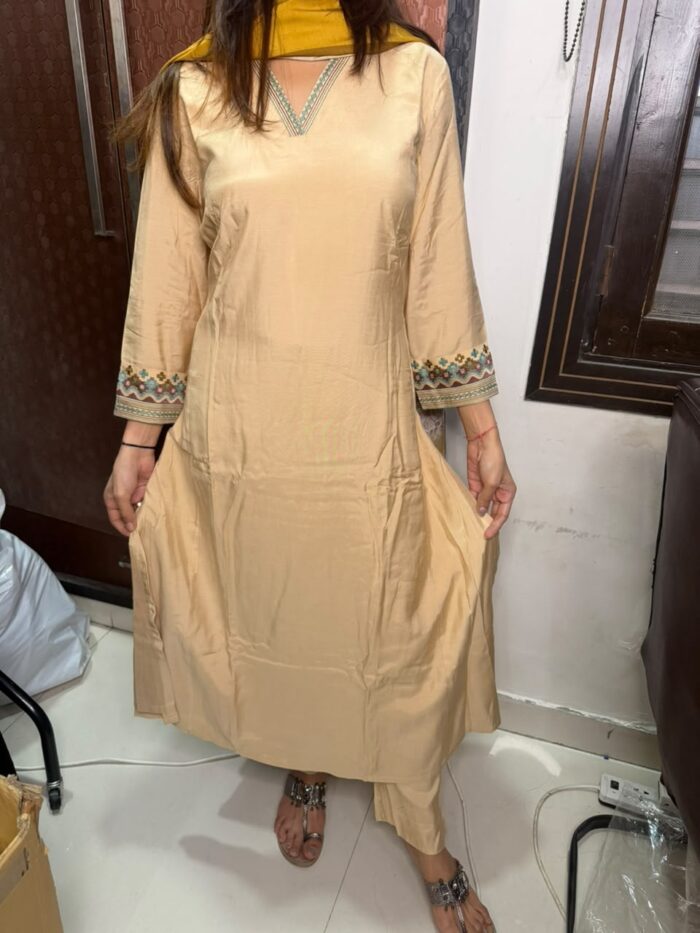 Golden mustard suit - Image 2