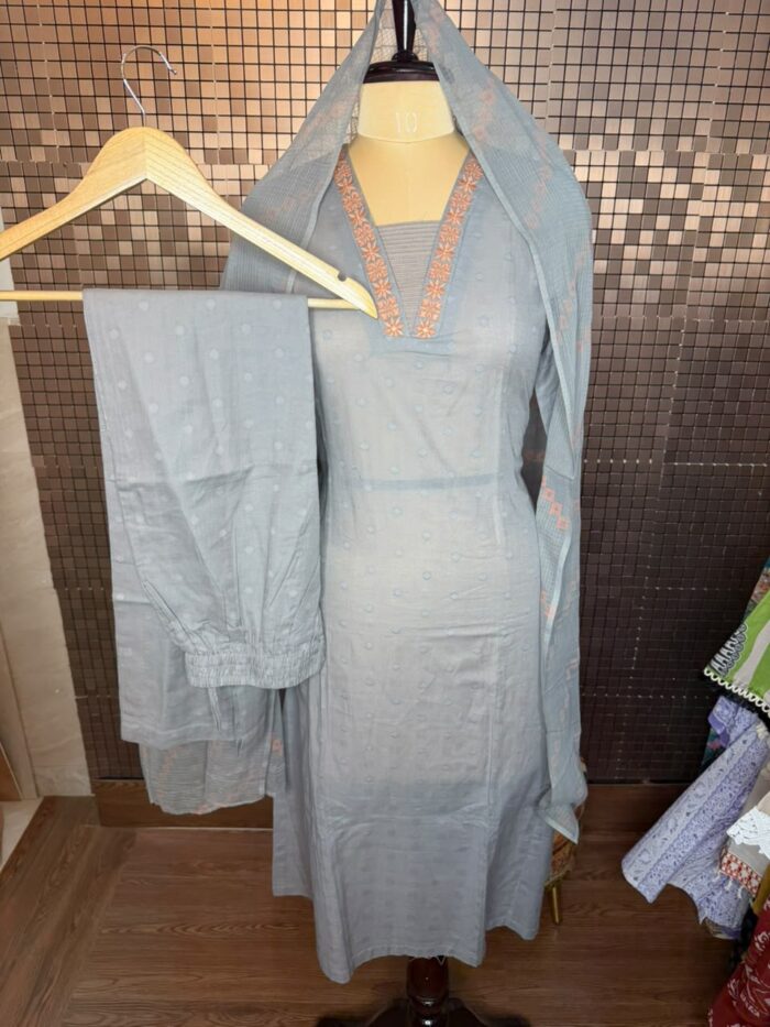 Handloom cotton grey suit - Image 2