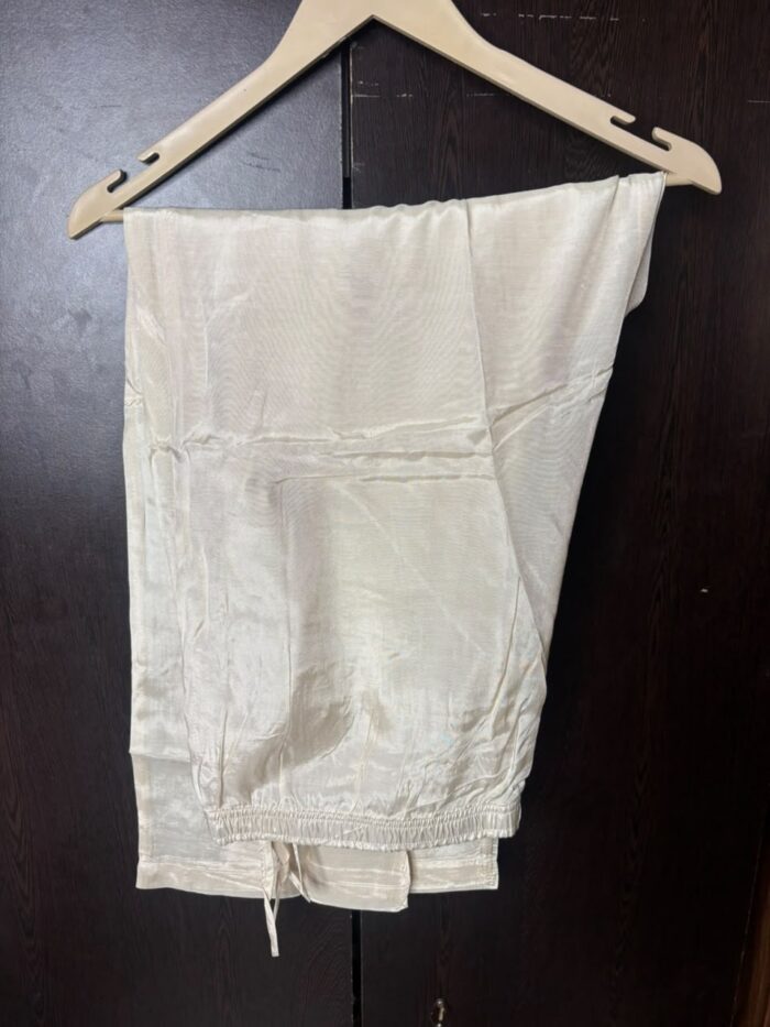 The white chandheri silk suit - Image 2