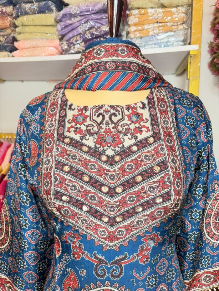 Blue farshi suit - Image 4