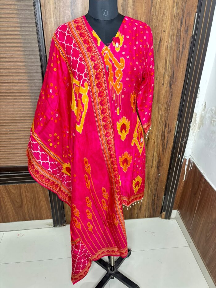 Pink patola printed faarshi suit - Image 3