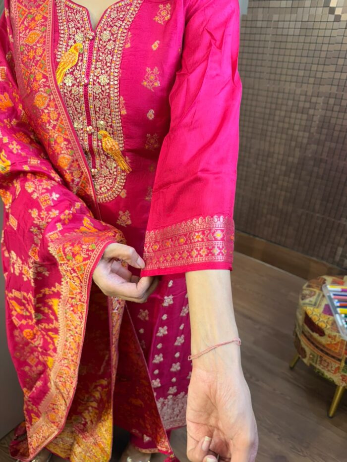 Rani pink banarasi suit - Image 4