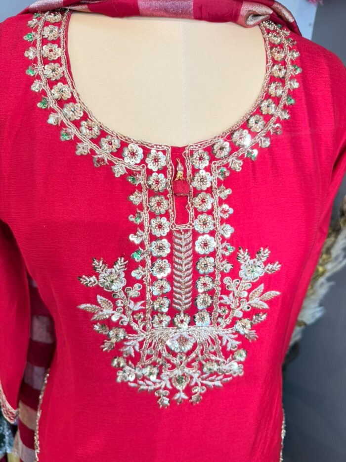 The karwachauth faarshi suit - Image 3