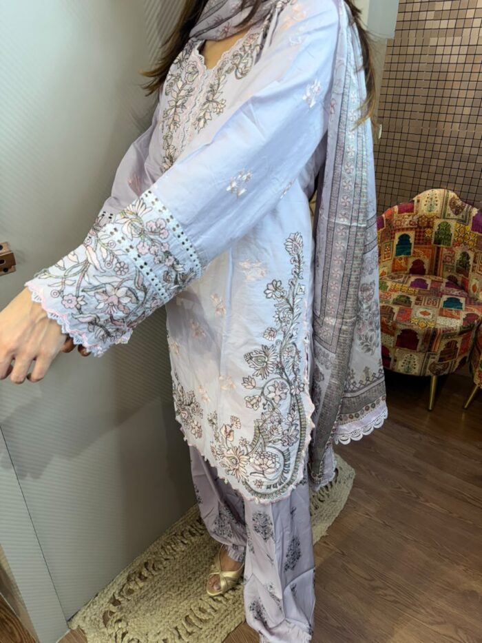 The pastel pakistaani suit - Image 5